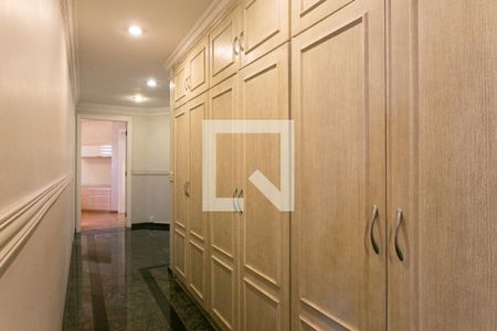 Apartamento à venda com 277m², 4 quartos e 4 vagasCorredor