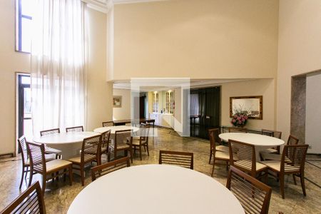 Apartamento à venda com 277m², 4 quartos e 4 vagasÁrea comum - Salão de festas