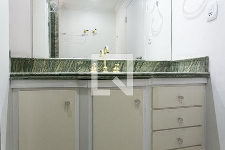 Apartamento à venda com 277m², 4 quartos e 4 vagasBanheiro da Suíte 4