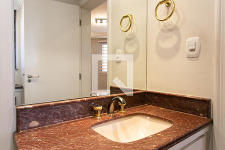 Apartamento à venda com 277m², 4 quartos e 4 vagasBanheiro da Suíte 3