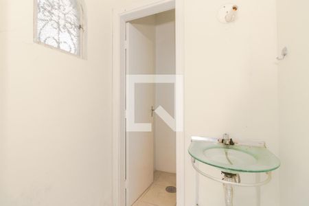 Casa à venda com 250m², 4 quartos e 1 vaga Casa à venda com 250m², 4 quartos e 1 vagaLavabo