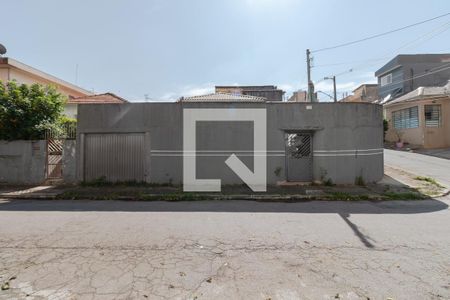Casa à venda com 250m², 4 quartos e 1 vaga Casa à venda com 250m², 4 quartos e 1 vagaFachada