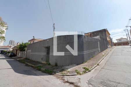 Casa à venda com 250m², 4 quartos e 1 vaga Casa à venda com 250m², 4 quartos e 1 vagaFachada