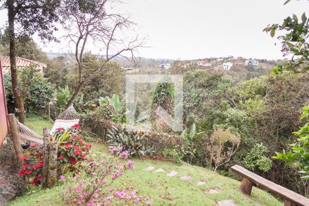 Casa de condomínio à venda com 308m², 4 quartos e 4 vagasQuintal