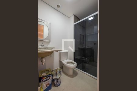 Banheiro de kitnet/studio para alugar com 1 quarto, 28m² em Pinheiros, São Paulo