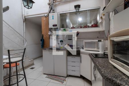 Cozinha de casa para alugar com 6 quartos, 140m² em Cerqueira César, São Paulo