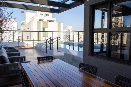 Studio para alugar com 18m², 1 quarto e sem vaga Studio para alugar com 18m², 1 quarto e sem vagaÁrea comum - Piscina