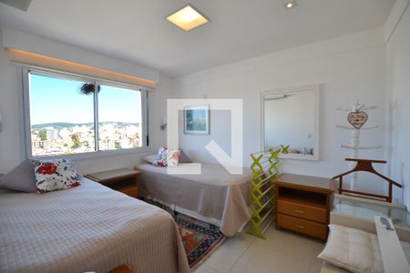 Quarto 1 de apartamento para alugar com 2 quartos, 90m² em Jardim Botânico, Porto Alegre