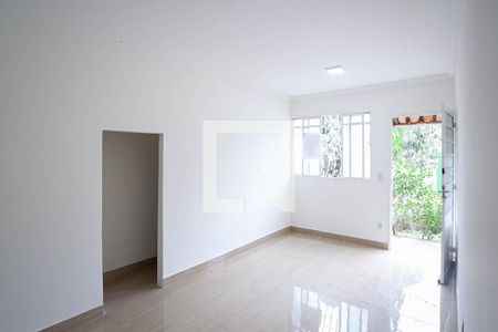 Sala de casa à venda com 2 quartos, 70m² em Vila Cloris, Belo Horizonte