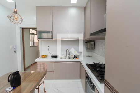 Cozinha de casa à venda com 3 quartos, 405m² em Jardim Riacho das Pedras, Contagem