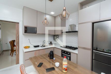 Cozinha de casa à venda com 3 quartos, 405m² em Jardim Riacho das Pedras, Contagem
