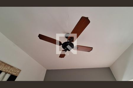 Detalhe da sala de apartamento para alugar com 1 quarto, 55m² em Canto do Forte, Praia Grande