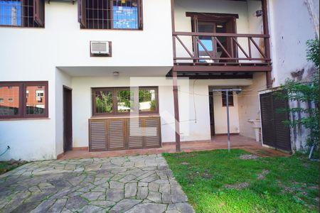 Casa à venda com 272m², 3 quartos e 3 vagasPátio