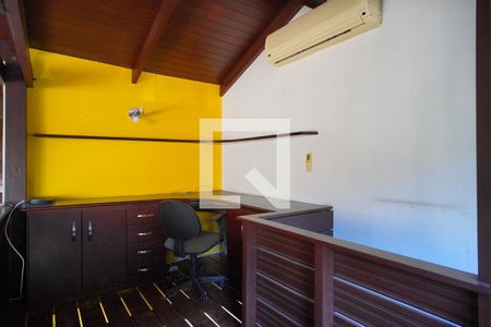 Casa à venda com 272m², 3 quartos e 3 vagasEscritório