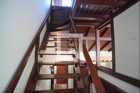 Casa à venda com 272m², 3 quartos e 3 vagasAcesso a terceiros andar