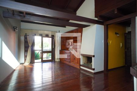 Casa à venda com 272m², 3 quartos e 3 vagasSala