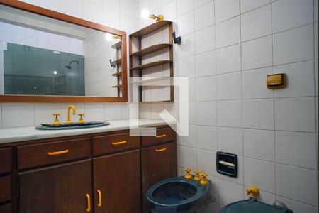 Casa à venda com 272m², 3 quartos e 3 vagasBanheiro suíte 3