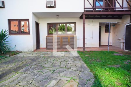 Casa à venda com 272m², 3 quartos e 3 vagasPátio