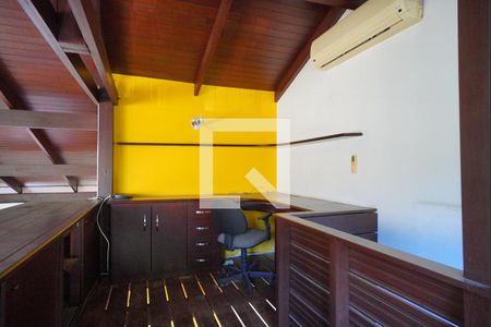 Casa à venda com 272m², 3 quartos e 3 vagasEscritório