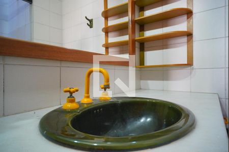 Casa à venda com 272m², 3 quartos e 3 vagasBanheiro suíte 1