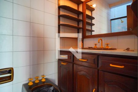 Casa à venda com 272m², 3 quartos e 3 vagasBanheiro suíte 2