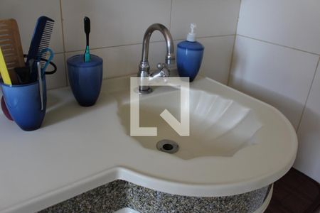 Casa à venda com 130m², 3 quartos e 2 vagasBanheiro 2