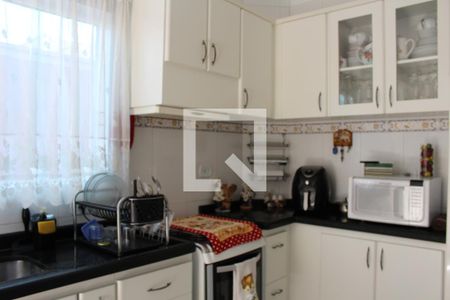 Casa à venda com 130m², 3 quartos e 2 vagasCozinha