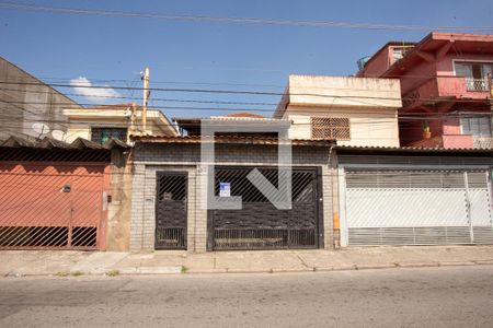 Casa à venda com 240m², 5 quartos e 3 vagas Casa à venda com 240m², 5 quartos e 3 vagasFachada