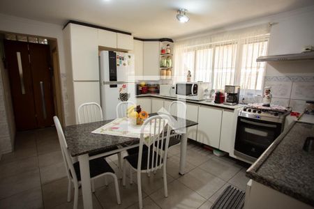 Casa à venda com 240m², 5 quartos e 3 vagas Casa à venda com 240m², 5 quartos e 3 vagasCozinha