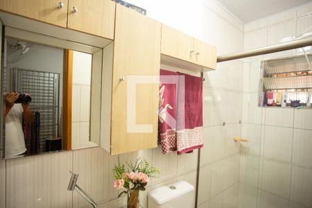 Casa à venda com 240m², 5 quartos e 3 vagas Casa à venda com 240m², 5 quartos e 3 vagasBanheiro da Suíte