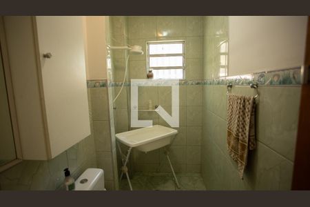 Casa à venda com 240m², 5 quartos e 3 vagas Casa à venda com 240m², 5 quartos e 3 vagasBanheiro