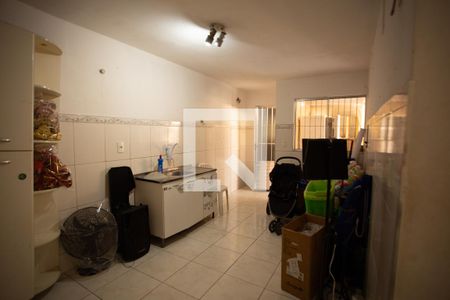 Casa à venda com 240m², 5 quartos e 3 vagas Casa à venda com 240m², 5 quartos e 3 vagasCasa 2 - Sala