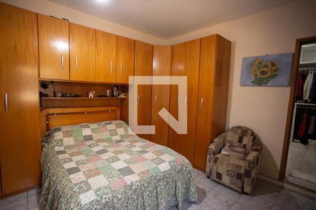 Casa à venda com 240m², 5 quartos e 3 vagas Casa à venda com 240m², 5 quartos e 3 vagasSuíte