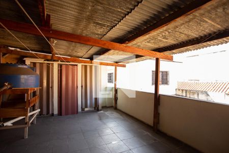 Casa à venda com 240m², 5 quartos e 3 vagas Casa à venda com 240m², 5 quartos e 3 vagasTerraço