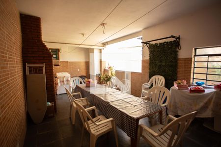 Casa à venda com 240m², 5 quartos e 3 vagas Casa à venda com 240m², 5 quartos e 3 vagasÁrea Gourmet