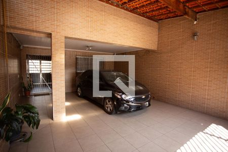 Casa à venda com 240m², 5 quartos e 3 vagas Casa à venda com 240m², 5 quartos e 3 vagasGaragem