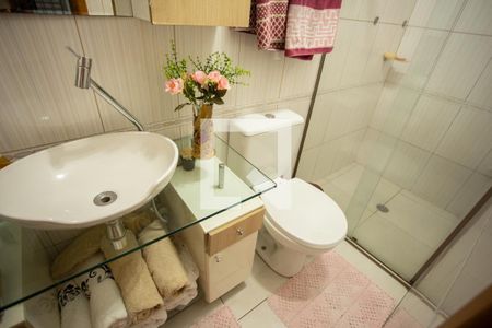 Casa à venda com 240m², 5 quartos e 3 vagas Casa à venda com 240m², 5 quartos e 3 vagasBanheiro da Suíte