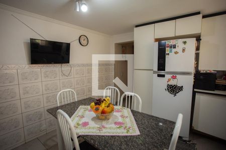 Casa à venda com 240m², 5 quartos e 3 vagas Casa à venda com 240m², 5 quartos e 3 vagasCozinha