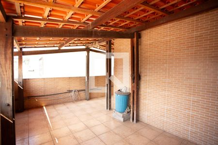 Casa à venda com 240m², 5 quartos e 3 vagas Casa à venda com 240m², 5 quartos e 3 vagasÁrea Externa