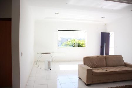 Sala 2 de casa para alugar com 3 quartos, 417m² em Jardim Karaíba, Uberlândia