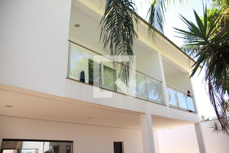 Casa para alugar com 417m², 3 quartos e 3 vagasQuintal