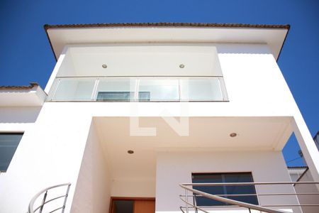 Casa para alugar com 417m², 3 quartos e 3 vagasFachada