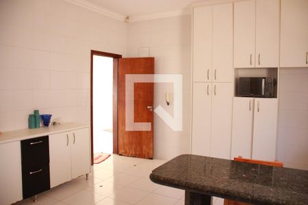 Casa para alugar com 417m², 3 quartos e 3 vagasCozinha