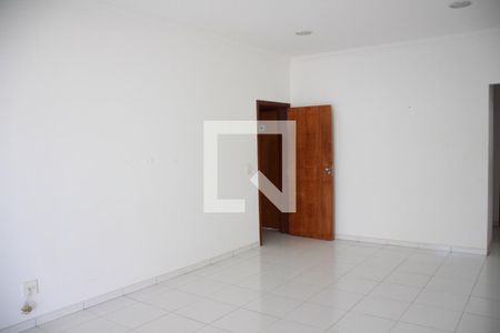 Casa para alugar com 417m², 3 quartos e 3 vagasSuíte 2