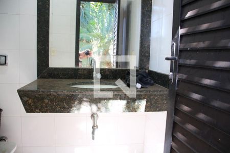 Casa para alugar com 417m², 3 quartos e 3 vagasBanheiro de serviço