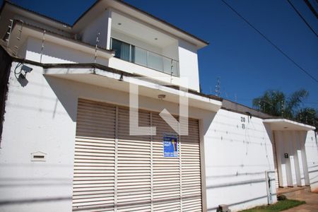 Casa para alugar com 417m², 3 quartos e 3 vagasFachada
