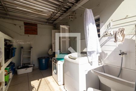 Casa à venda com 100m², 3 quartos e 2 vagasÁrea de serviço