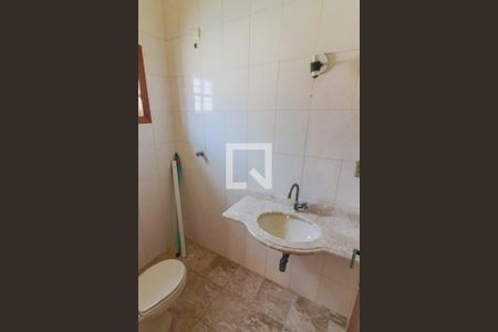 Casa à venda com 450m², 5 quartos e 4 vagas Casa à venda com 450m², 5 quartos e 4 vagasArea de Lazer Salão de Festas Banheiro