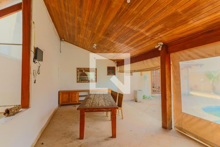 Casa à venda com 450m², 5 quartos e 4 vagas Casa à venda com 450m², 5 quartos e 4 vagasArea de Lazer Churrasqueira