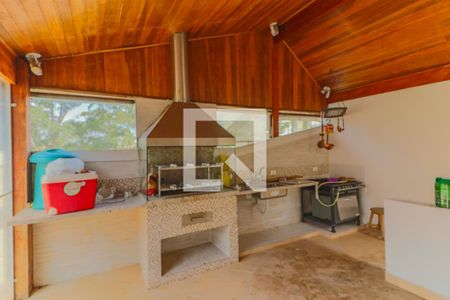 Casa à venda com 450m², 5 quartos e 4 vagas Casa à venda com 450m², 5 quartos e 4 vagasArea de Lazer Churrasqueira